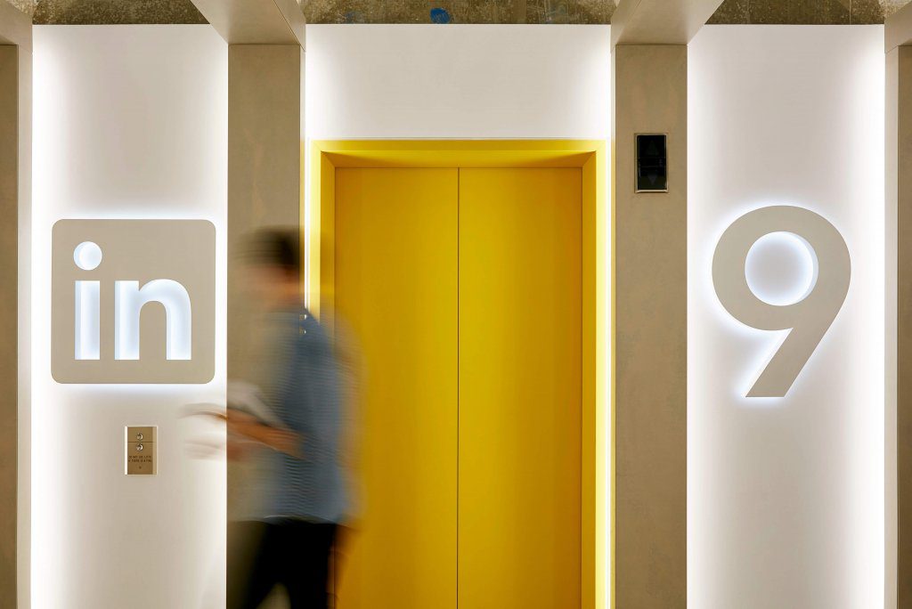 LinkedIn Wayfinding Signage and Placemaking – Detail shot of elevator/Lift Lobby